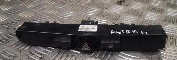 Opel Astra H Hazard light switch 13100105