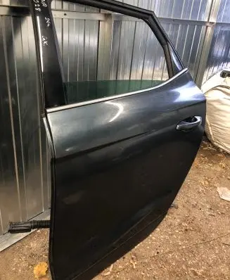 Seat Arona Rear door
