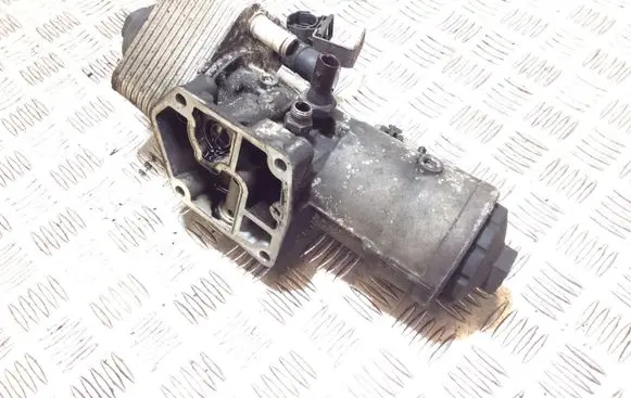 Volkswagen Golf V Oil filter mounting bracket 045115389E