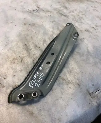 Mitsubishi Eclipse Cross Fender mounting bracket
