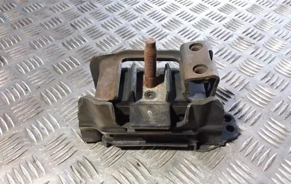 Peugeot 407 Engine mount bracket 964613280