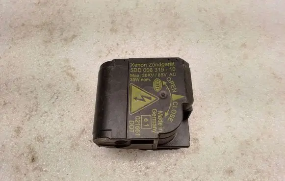 BMW 5 E60 E61 Headlight ballast module Xenon 5DD00831910