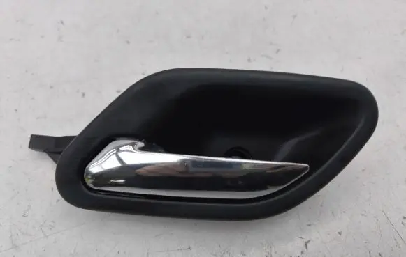 BMW 5 E39 Front door interior handle 8226049