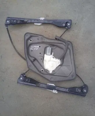 Skoda Superb B6 (3T) Front door window regulator with motor