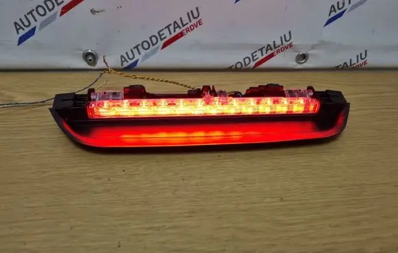 BMW 3 G20 G21 Third/center stoplight 7420460
