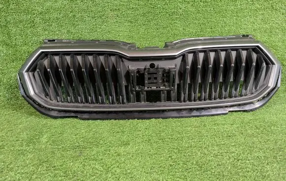 Skoda Fabia Mk4 (6VA) Front grill 