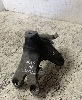 Audi A4 S4 B8 8K Engine mounting bracket