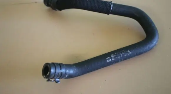 Audi A4 S4 B7 8E 8H Engine coolant pipe/hose 8E0121107S