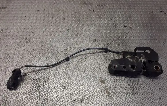Volkswagen Polo IV 9N3 Engine bonnet/hood lock/catch