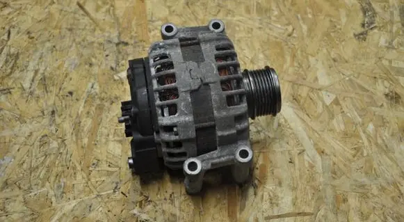 Audi Q3 8U Generator/alternator 06J903023A