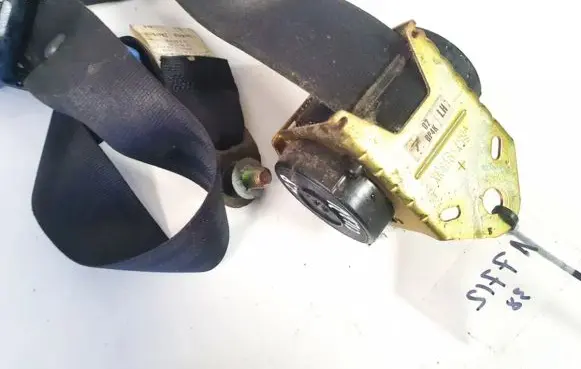 Rear seatbelt