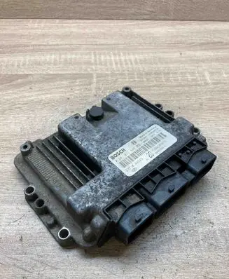 Nissan Primera Engine control unit/module ECU 8200305678 0281011645 23710AW323