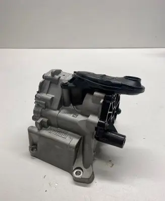 BMW 3 F30 F35 F31 Oil pump 7624135