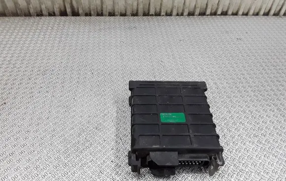Volkswagen Golf II Engine control unit/module 811906264 0280800104