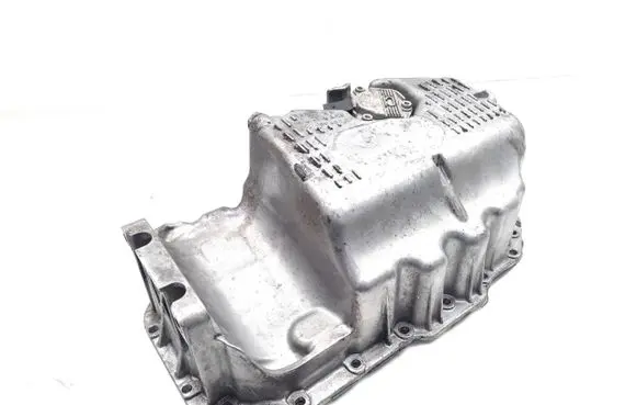 Volkswagen Tiguan Oil sump 03C103603T