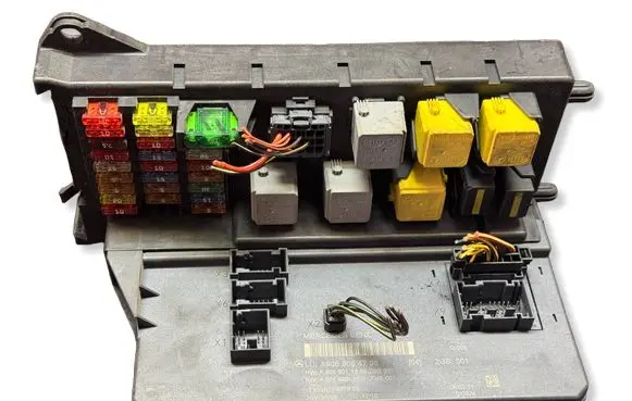 Mercedes-Benz Sprinter W906 SAM control unit A9069004700 A9069027500 A9069011500