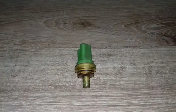 Volvo V50 Coolant temperature sensor 14180 96554 PA66GF30