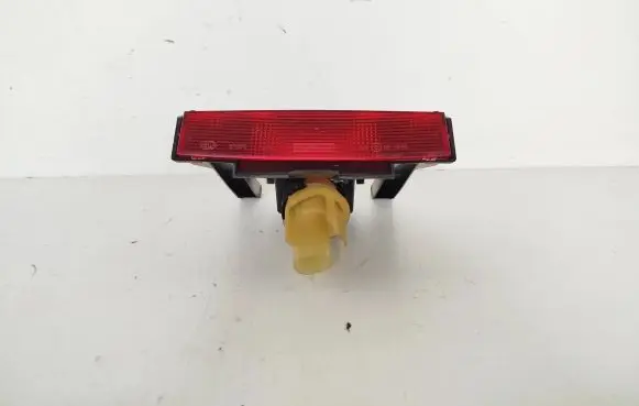 Nissan Primera Third/center stoplight E3021296