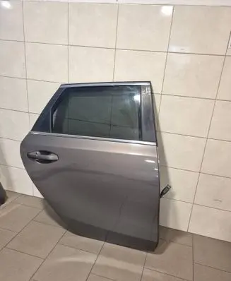 KIA Ceed Rear door