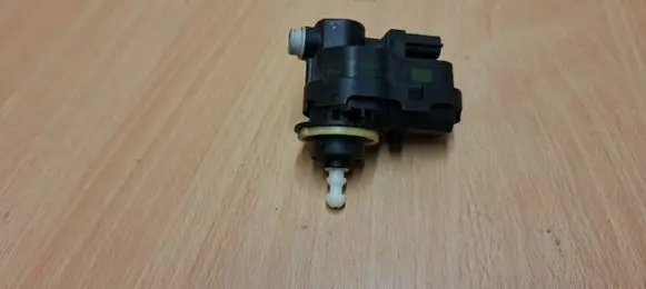 Peugeot 508 Headlight level adjustment motor 89056887