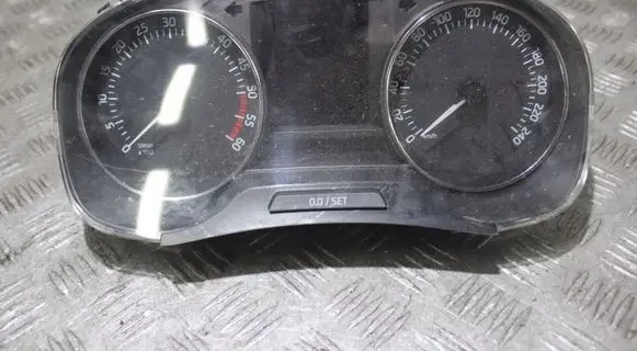 Skoda Rapid (NH) Clock 5JA920701