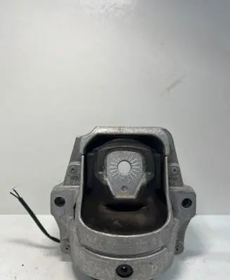 Porsche Macan (95B) Engine mount bracket 8R0199381