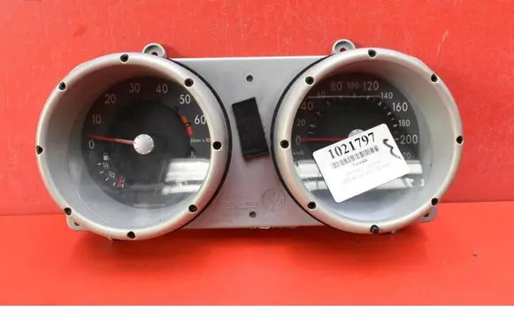 Speedometer (instrument cluster)
