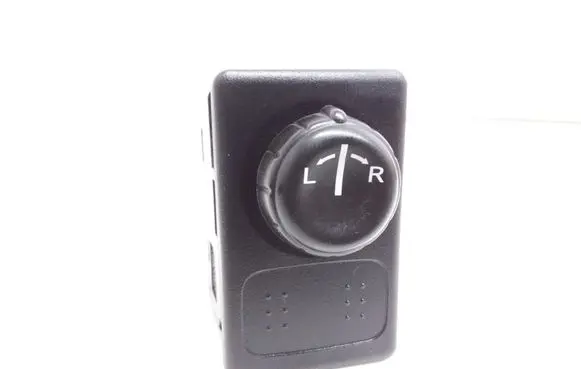 Nissan Almera Tino Wing mirror switch