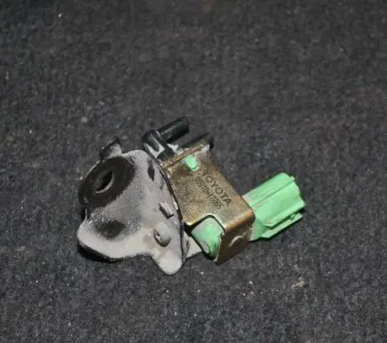 Toyota Hilux (N140, N150, N160, N170) Turbo solenoid valve 9091012065