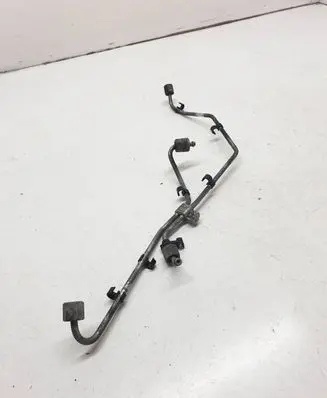 Fuel injector supply line/pipe