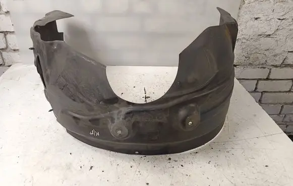 Front wheel arch liner splash guards