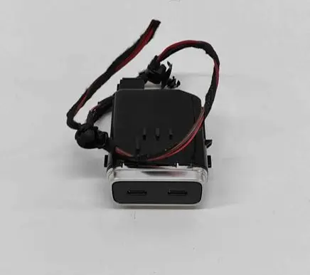 Mercedes-Benz GLE W167 USB socket connector A1678205402