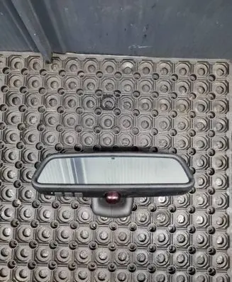 Rear view mirror (interior)