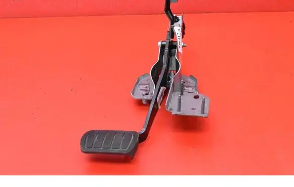 Peugeot 5008 Accelerator throttle pedal