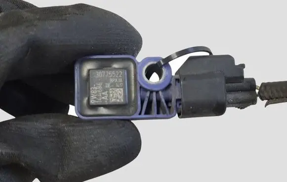 Volvo V50 Airbag deployment crash/impact sensor 30775522