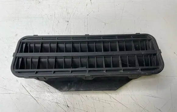 BMW 7 E65 E66 Quarter panel pressure vent 8386133 60829010