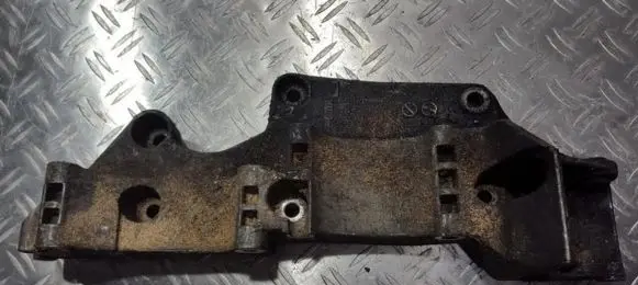Volkswagen Golf IV Engine mounting bracket r045903143c