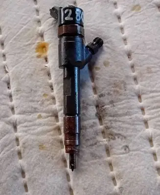 Renault Megane II Fuel injector 0445110280