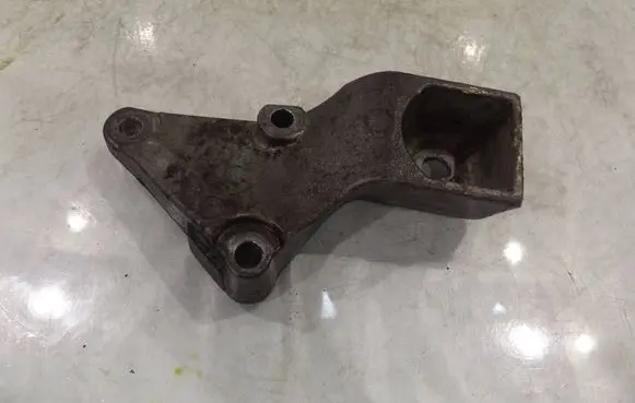 Citroen Berlingo Engine mounting bracket 9637792380