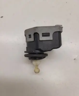 Skoda Fabia Mk1 (6Y) Headlight level adjustment motor 6Y0941295