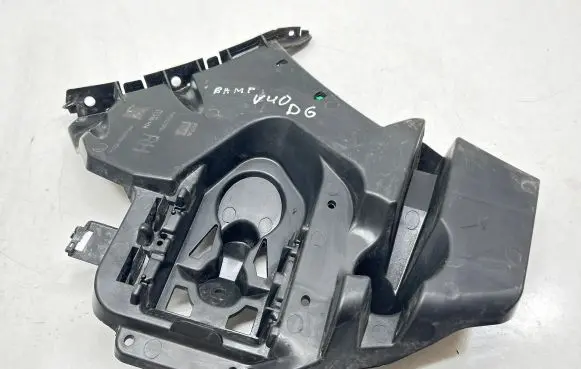 Volvo V40 Cross country Rear bumper mounting bracket 31395104