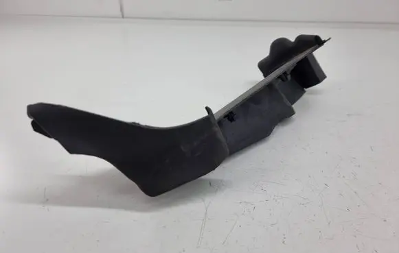 Audi Q7 4M Fender end trim 4M0821170C