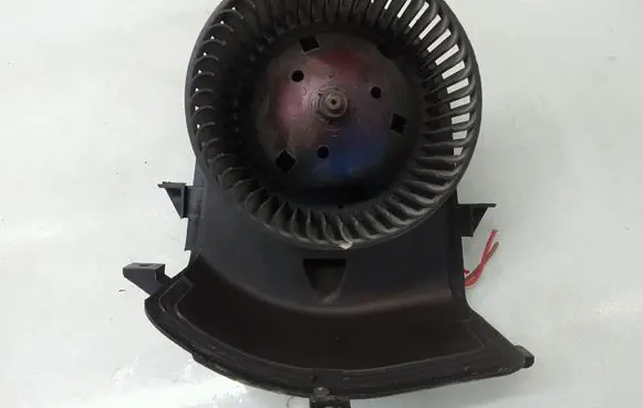 Volkswagen Golf III Heater fan/blower 1H1820021