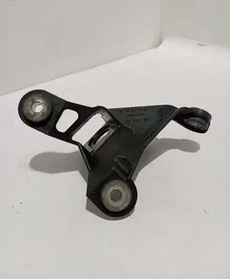 Volkswagen Golf VI Gear shift cable bracket 1K0711789H