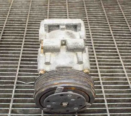 Aston Martin DB7 Air conditioning (A/C) compressor (pump) XR1H19D629AA F8FH19D786BA