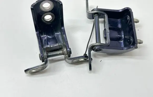 Rear door hinge set