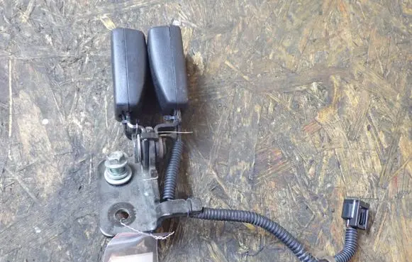 Honda Civic Rear seatbelt buckle