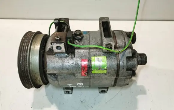 Volkswagen PASSAT B5.5 Air conditioning (A/C) compressor (pump) 8D0260805D 967J639339 8002310781