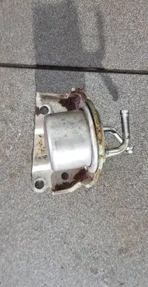 Nissan Murano Z51 Oil filter mounting bracket