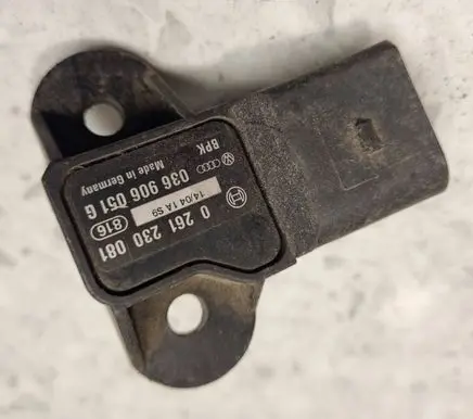 Volkswagen Golf V Air pressure sensor 036906051G 0261230081